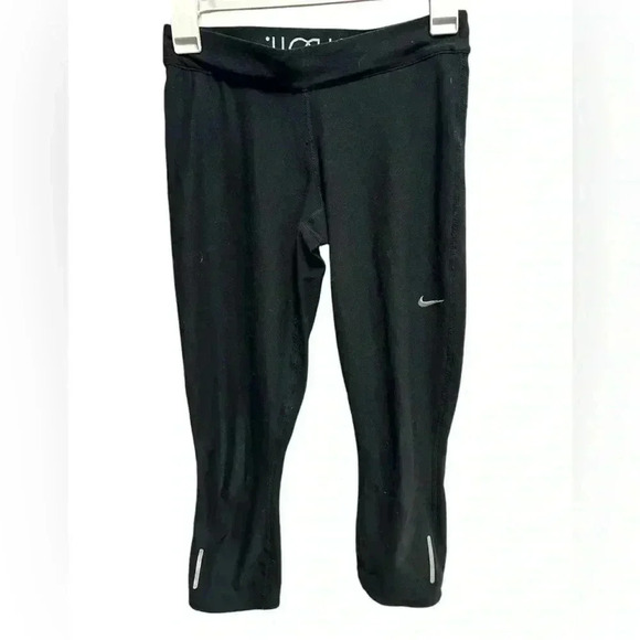 Nike Pants - NIKE BLACK AND WHITE CAPRI LEGGINGS